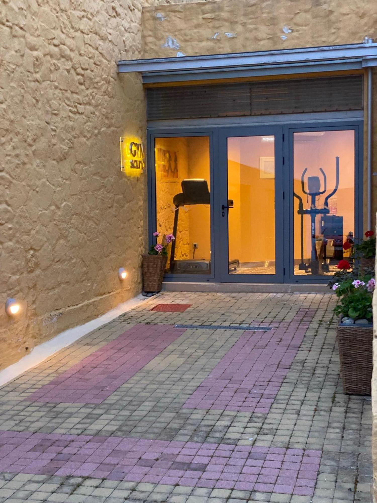 Beachfront Ravdoucha Epavlis Eleni Villa - Pool, Hot Tub, Gym, Sauna, Private Parking, Wifi Chania  Exteriör bild