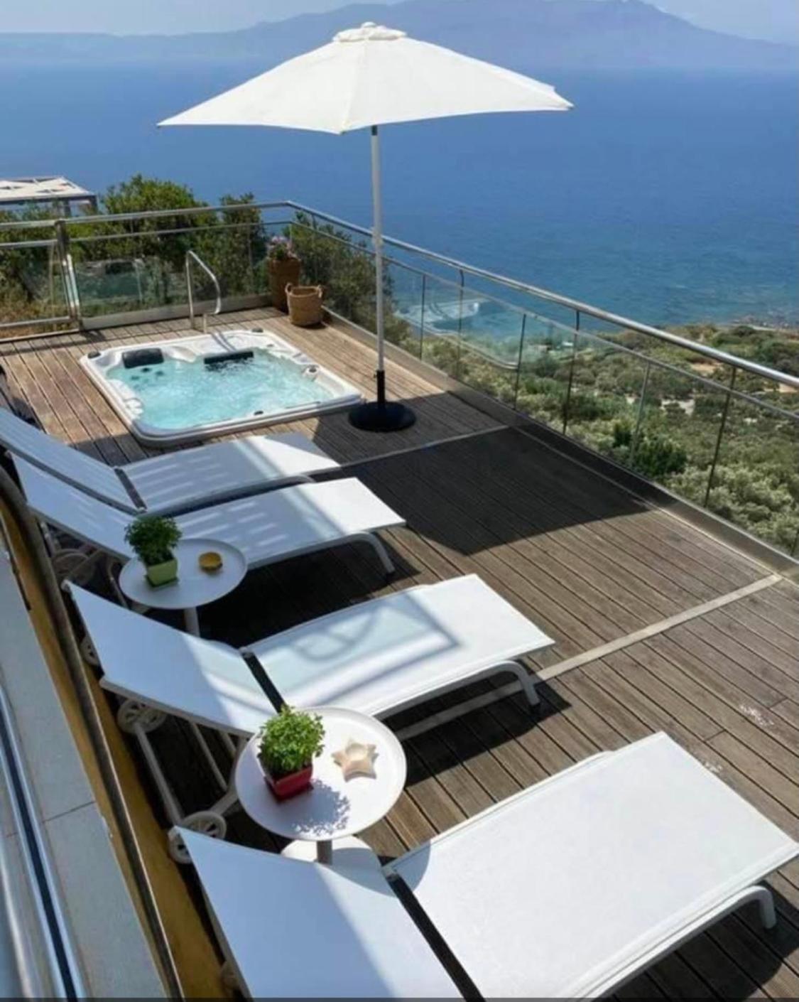 Beachfront Ravdoucha Epavlis Eleni Villa - Pool, Hot Tub, Gym, Sauna, Private Parking, Wifi Chania  Exteriör bild