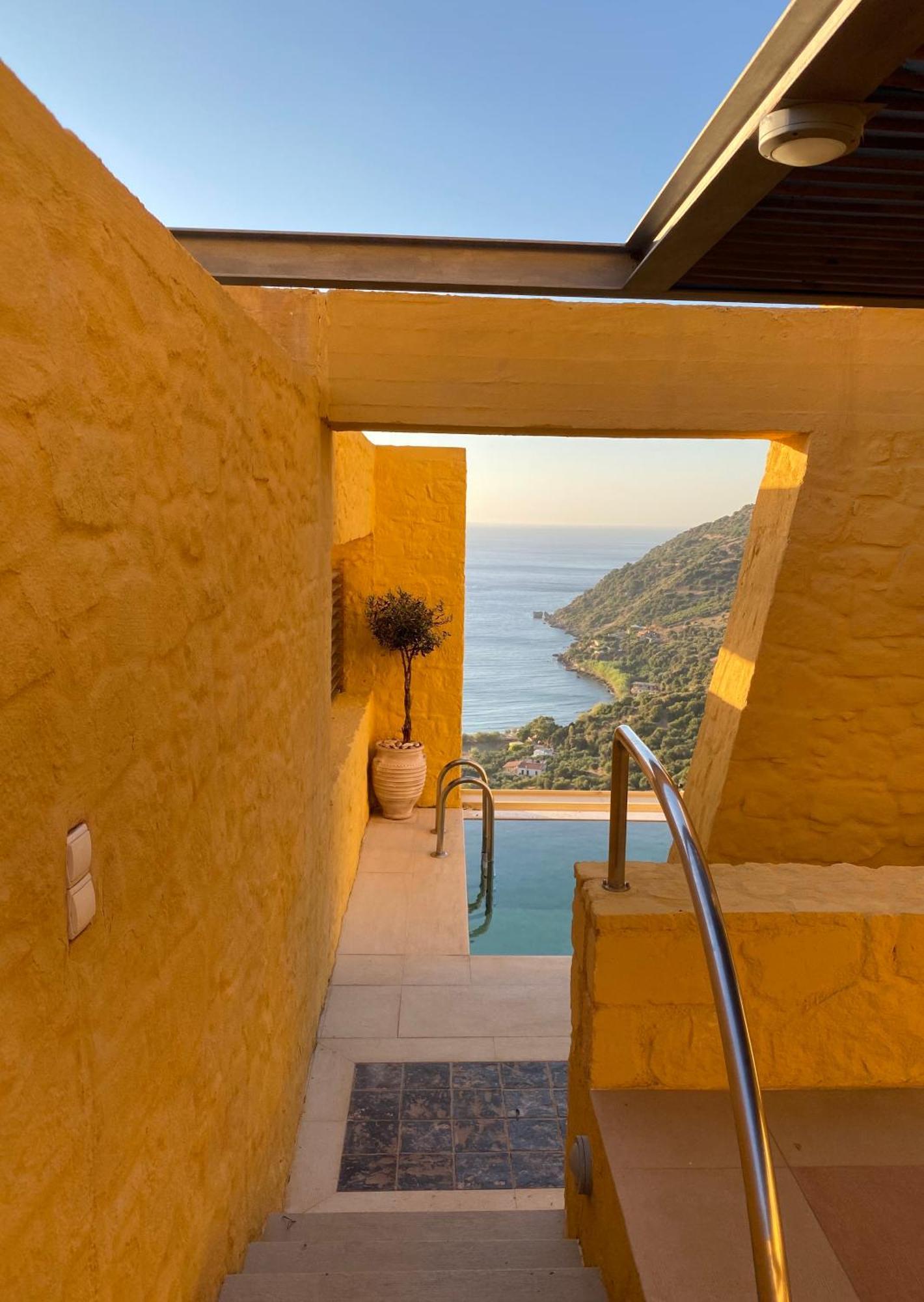 Beachfront Ravdoucha Epavlis Eleni Villa - Pool, Hot Tub, Gym, Sauna, Private Parking, Wifi Chania  Exteriör bild